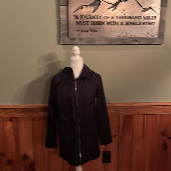 Apana lightweight Spring Rain Jacket - Picture 3 of 14